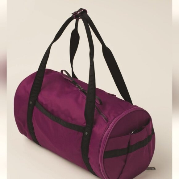 Lululemon Run Ways Duffel - Picture 1 of 13